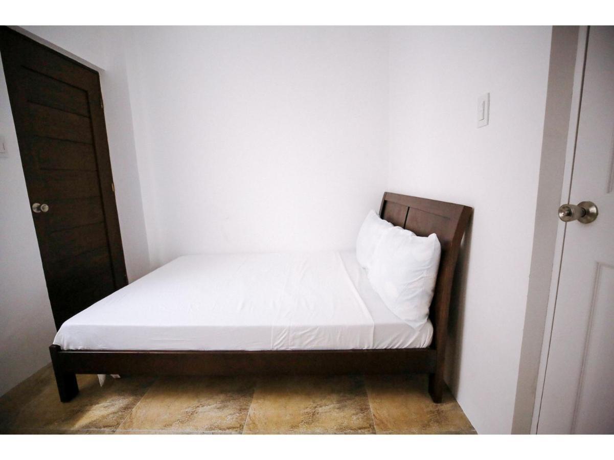 Oyo 789 Abn Residences Bacolod Ngoại thất bức ảnh