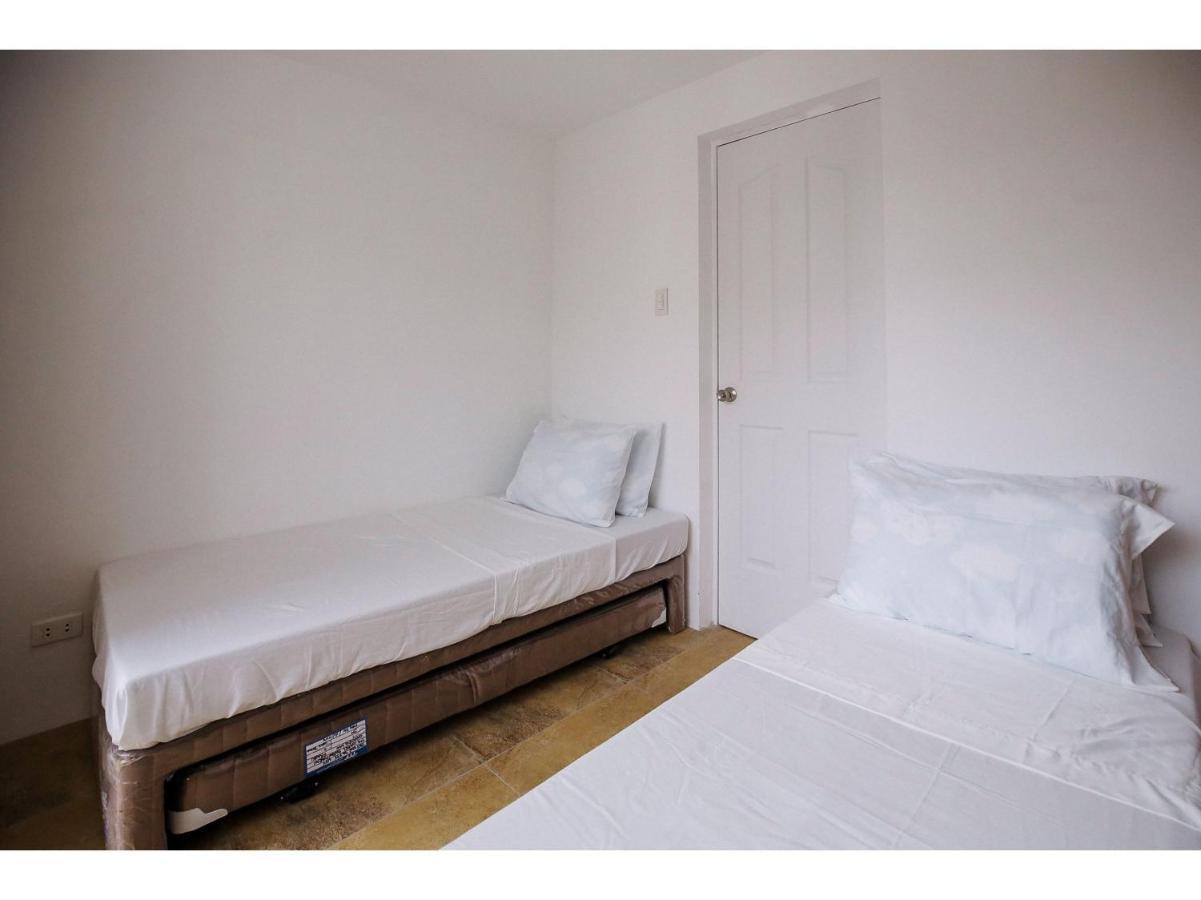Oyo 789 Abn Residences Bacolod Ngoại thất bức ảnh